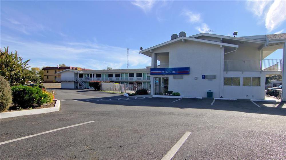 6-chico, Ca Hotel