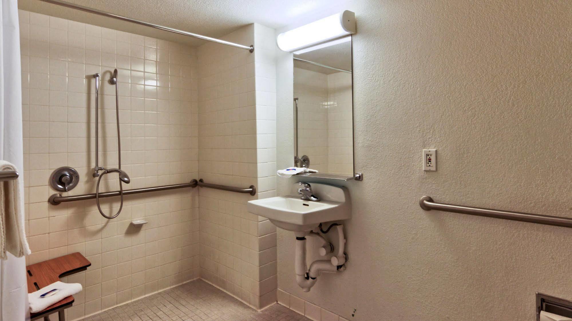6-chico, Ca Hotel 2*