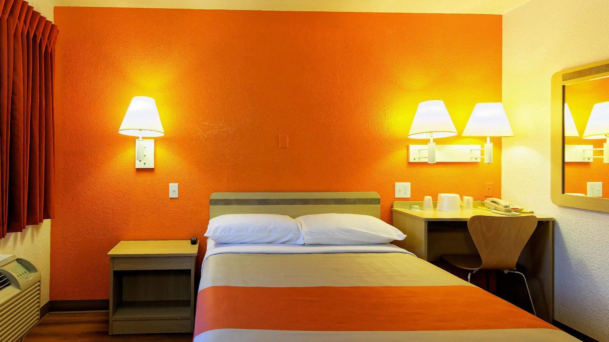 Hotel 6-chico, Ca