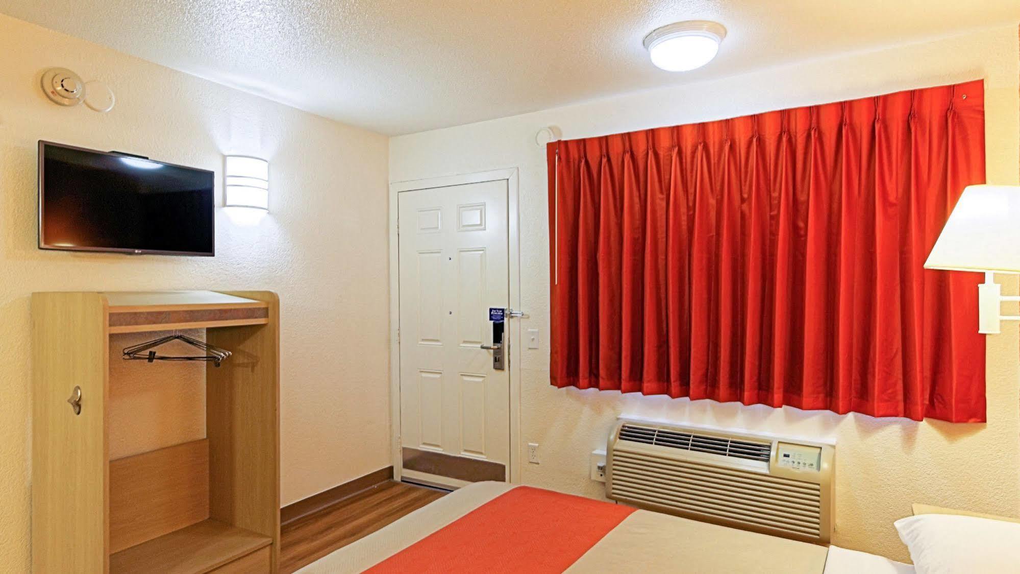 6-chico, Ca Hotel 2*