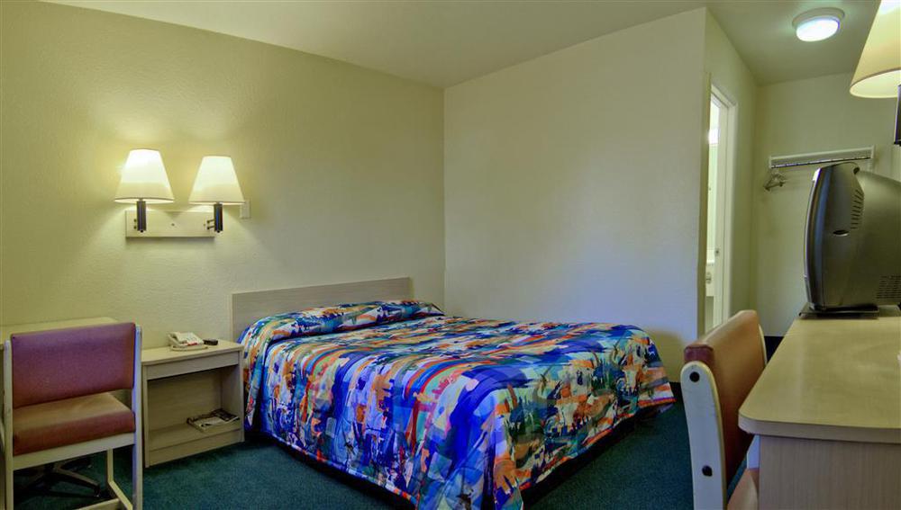 Hotel 6-chico, Ca